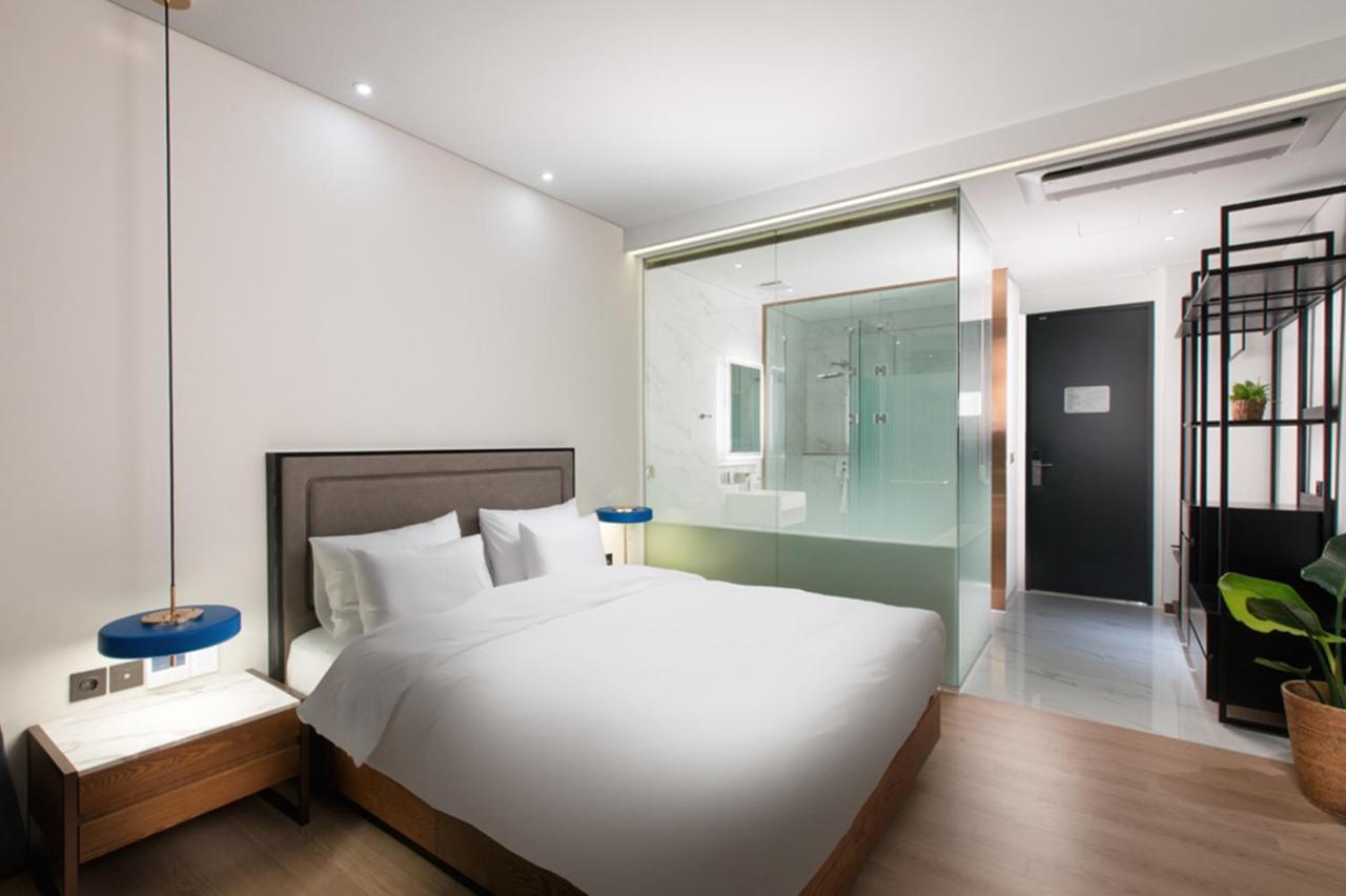 N Bridge Hotel Jeonju Buitenkant foto